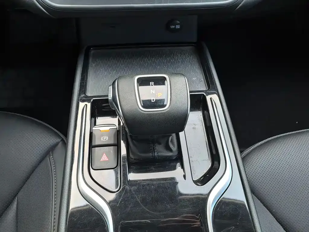 Hongqi E-QM5 — фото 9