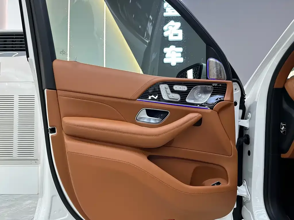 Mercedes-Benz GLS — фото 9