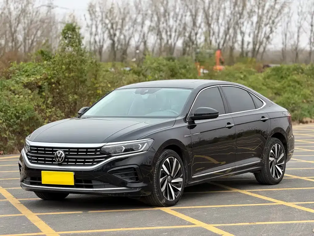 Volkswagen Passat — фото 1