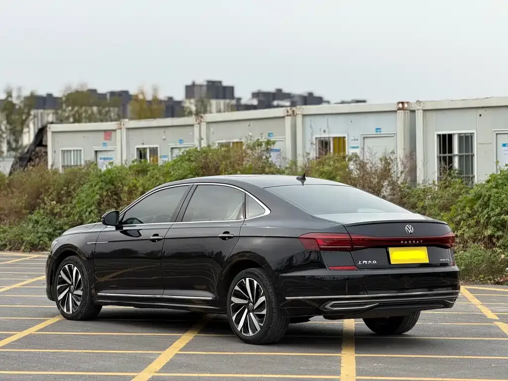 Volkswagen Passat — фото 4