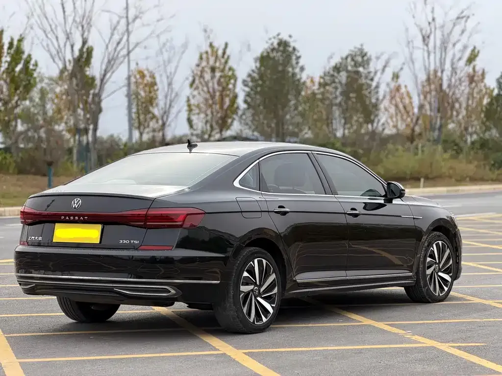 Volkswagen Passat — фото 6