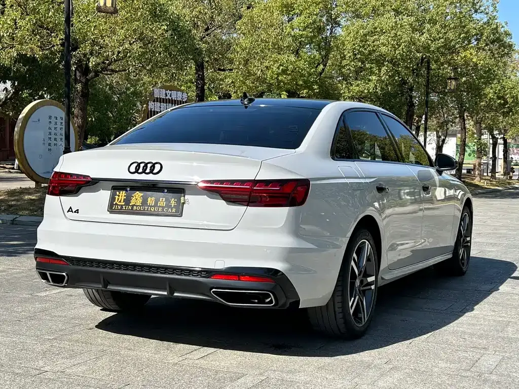Audi A4L 2021 из CN, фото 4