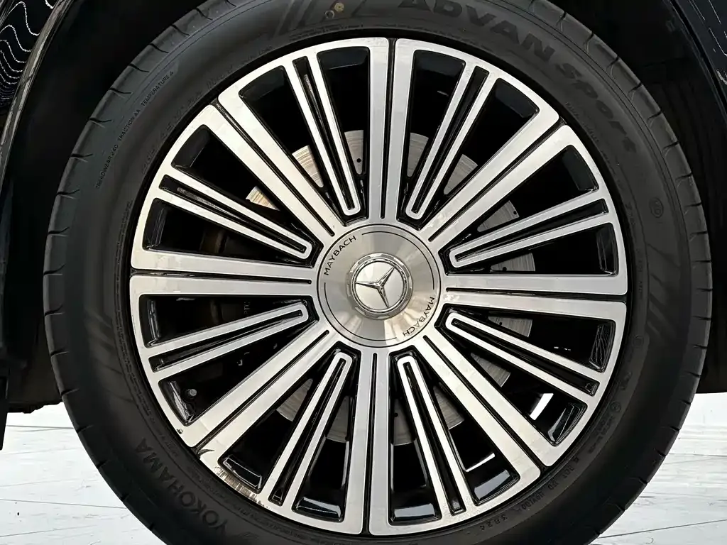 Mercedes-Benz GLS — фото 8