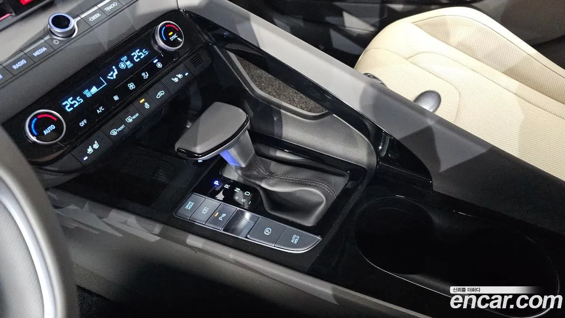 Hyundai AVANTE — фото 9