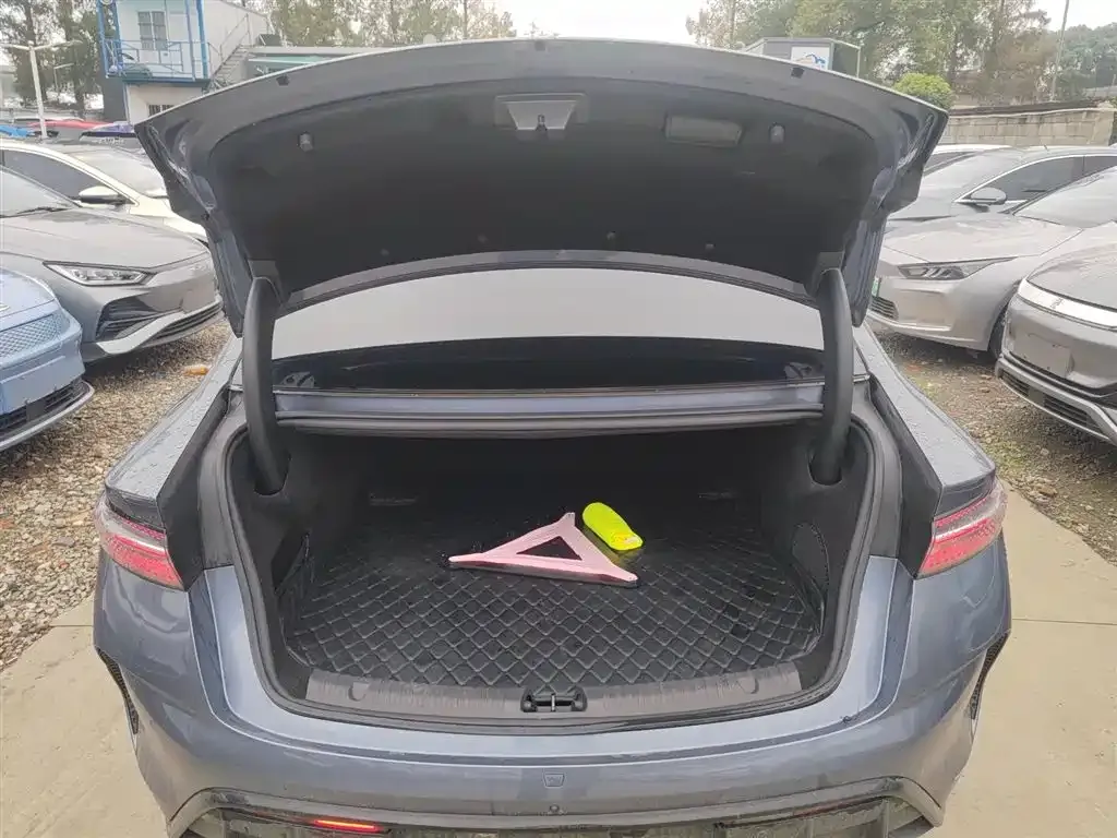 BYD Seal — фото 9
