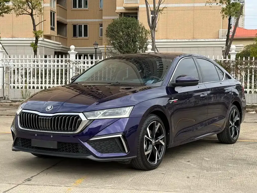 Skoda Octavia — фото 1