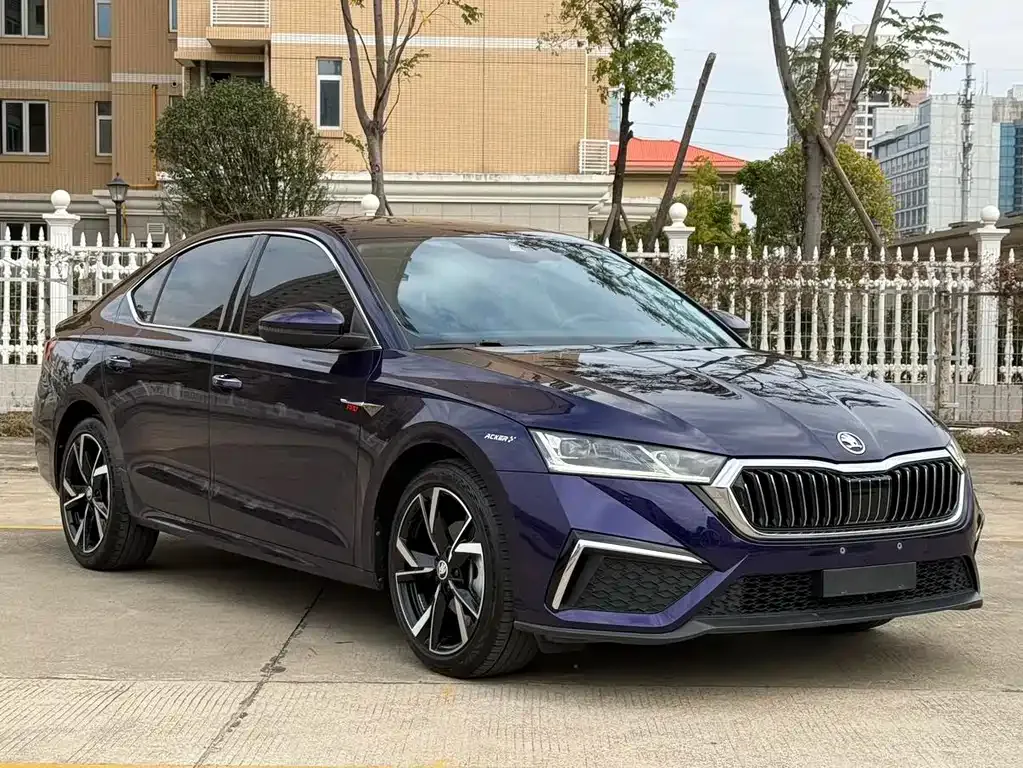 Skoda Octavia — фото 2