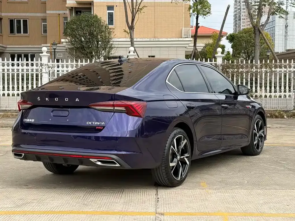 Skoda Octavia — фото 5