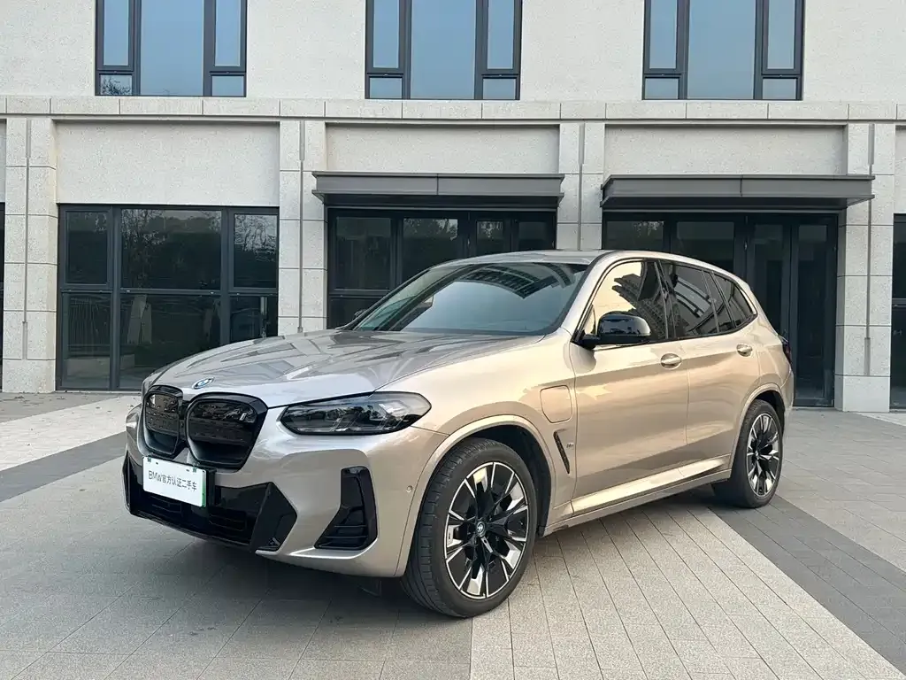 BMW iX3 — фото 1