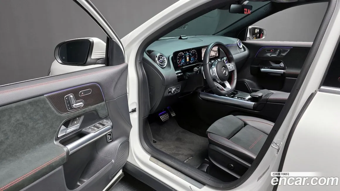 Mercedes-Benz GLA-Class — фото 10