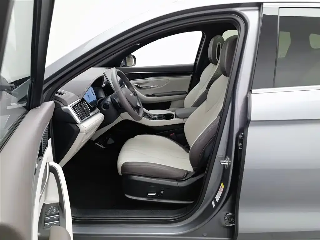 BYD PLUS New Energy — фото 10