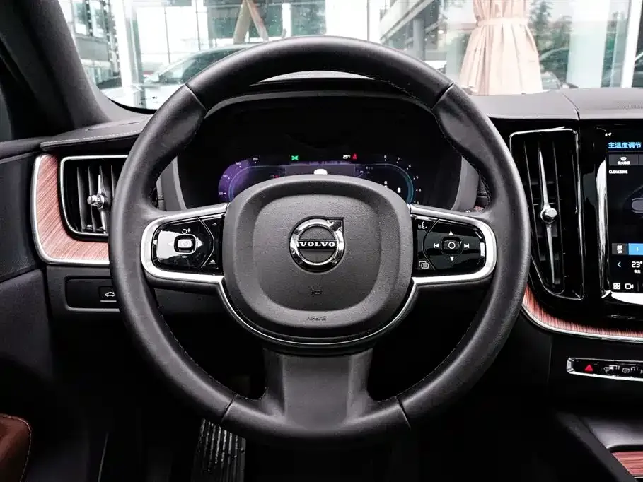 Volvo XC60 2024 из CN, фото 10