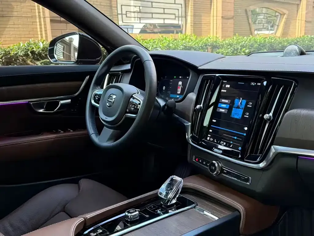 Volvo S90 — фото 10
