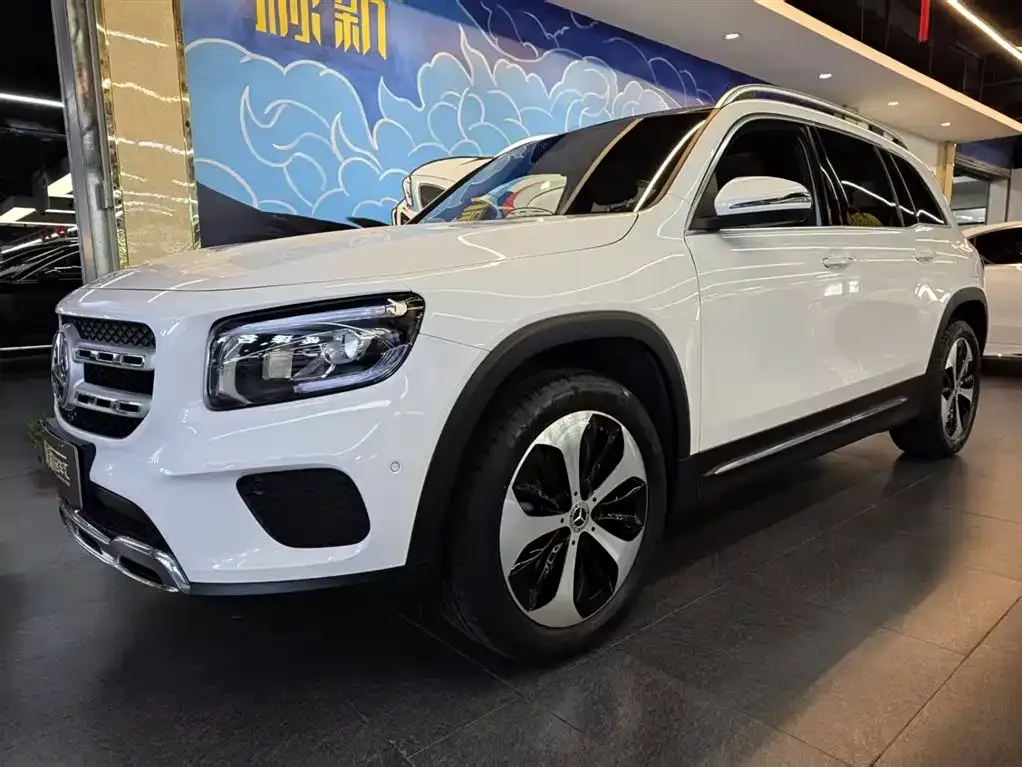 Mercedes-Benz GLB — фото 1