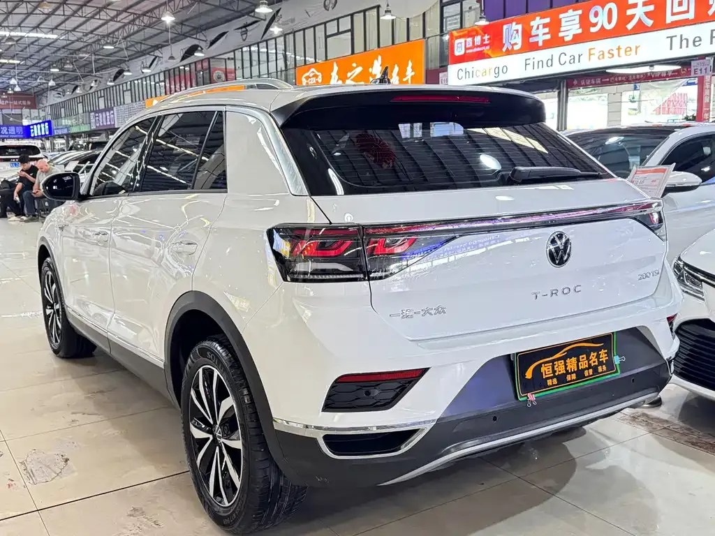 Volkswagen T-Roc — фото 5