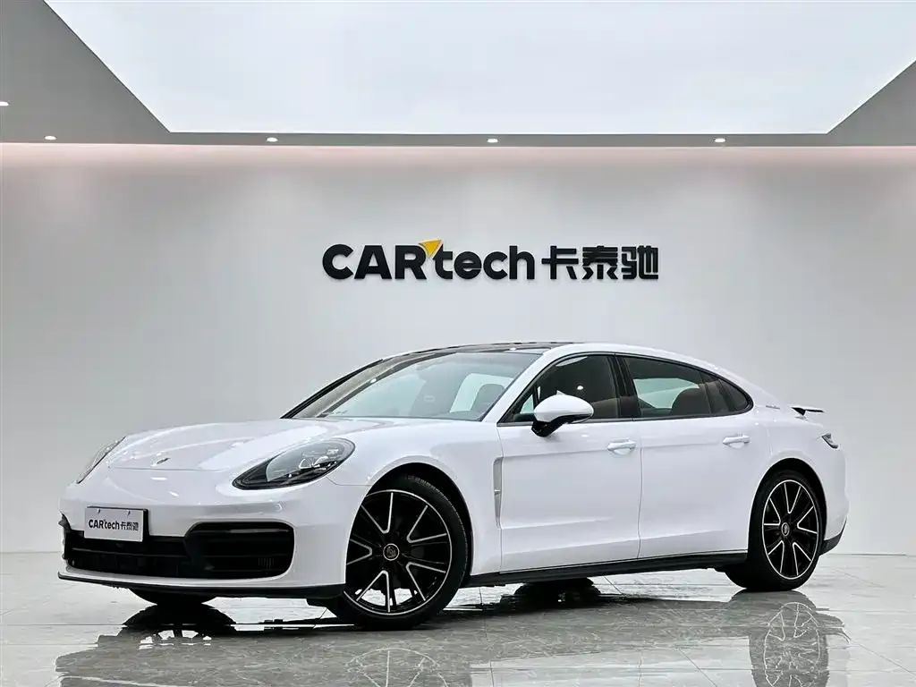 Porsche Panamera — фото 1