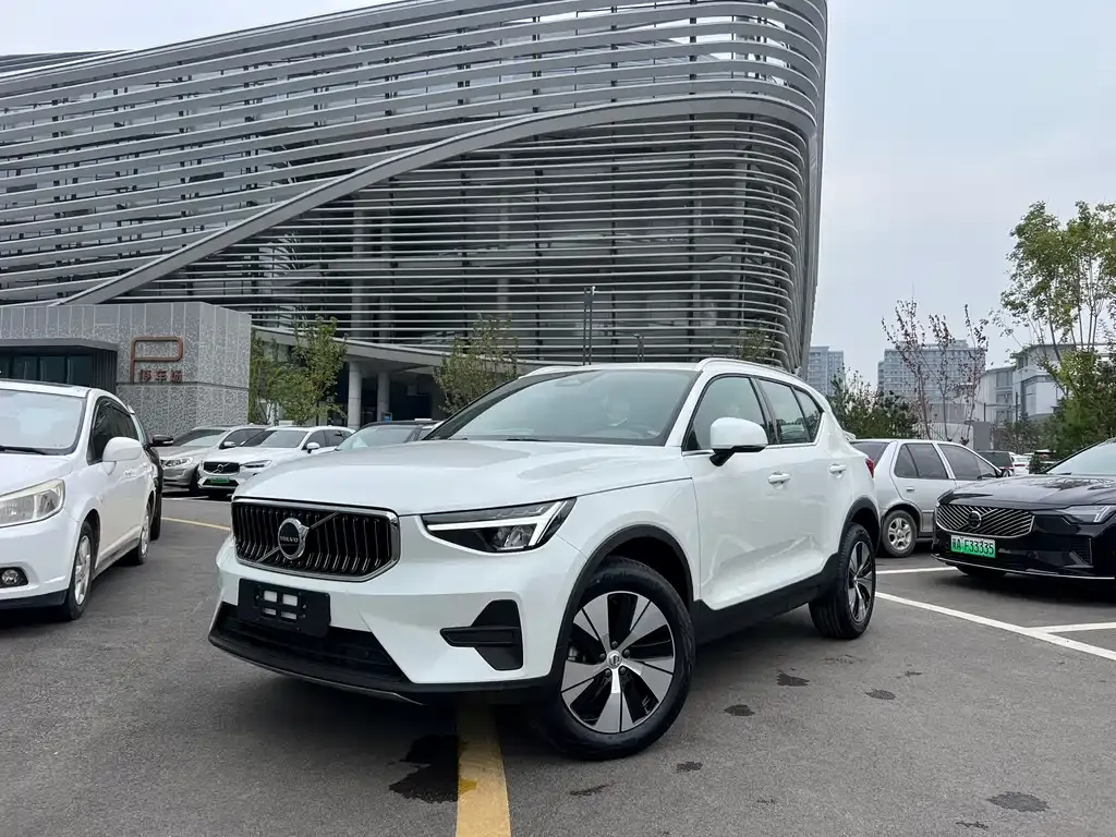 Volvo XC40 2025 из CN, фото 1