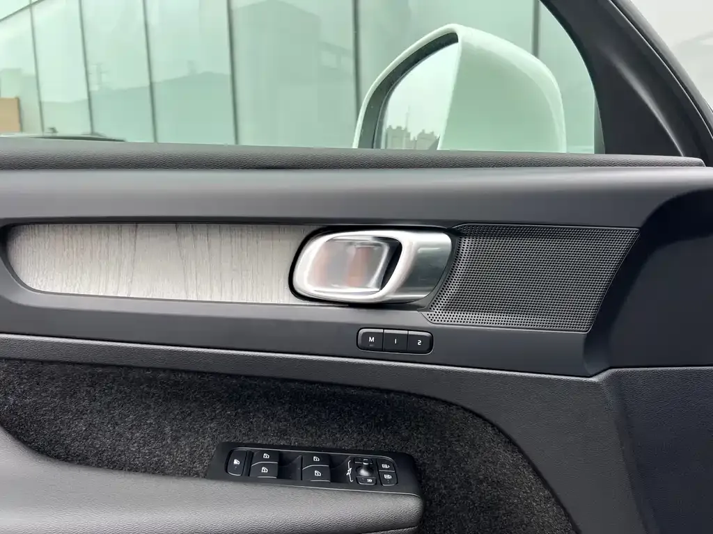 Volvo XC40 2025 из CN, фото 6