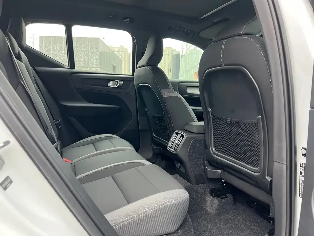 Volvo XC40 2025 из CN, фото 8