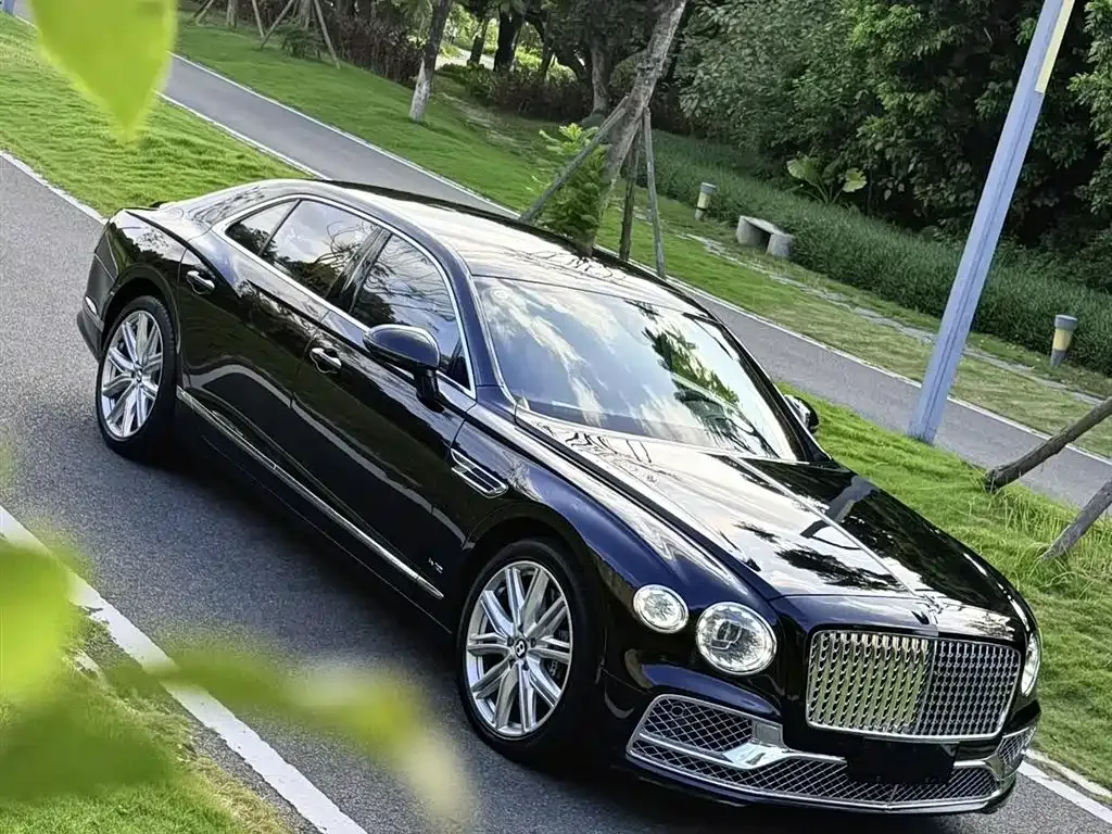 Bentley Flying Spur — фото 5