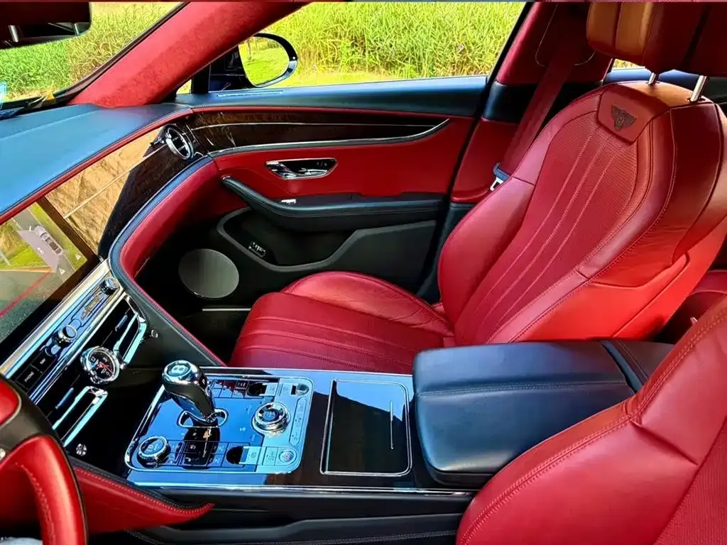 Bentley Flying Spur — фото 7