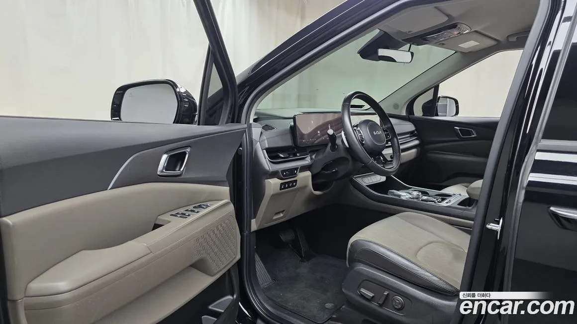 Kia Carnival — фото 10