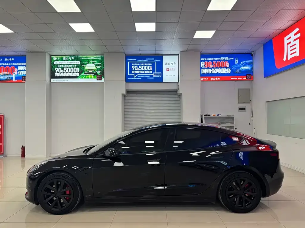Tesla Model 3 — фото 3