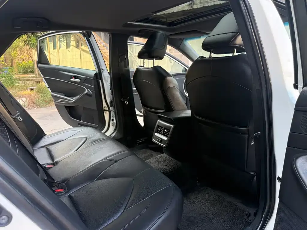 Toyota Avalon 2021 из CN, фото 10