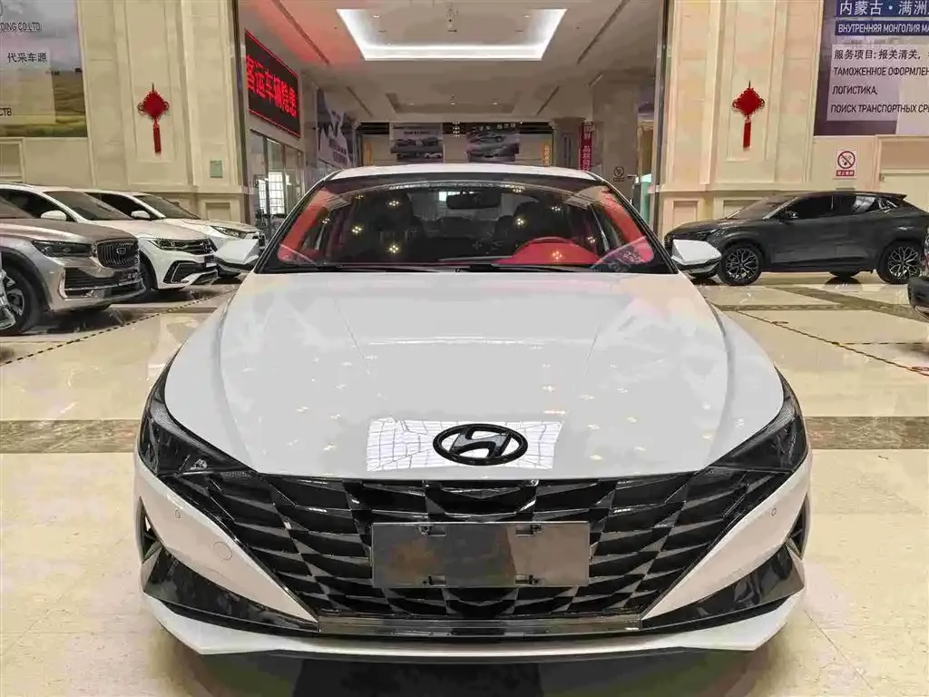 Hyundai Elantra — фото 2