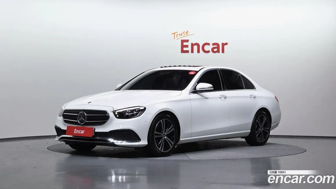 Mercedes-Benz E-Class — фото 1