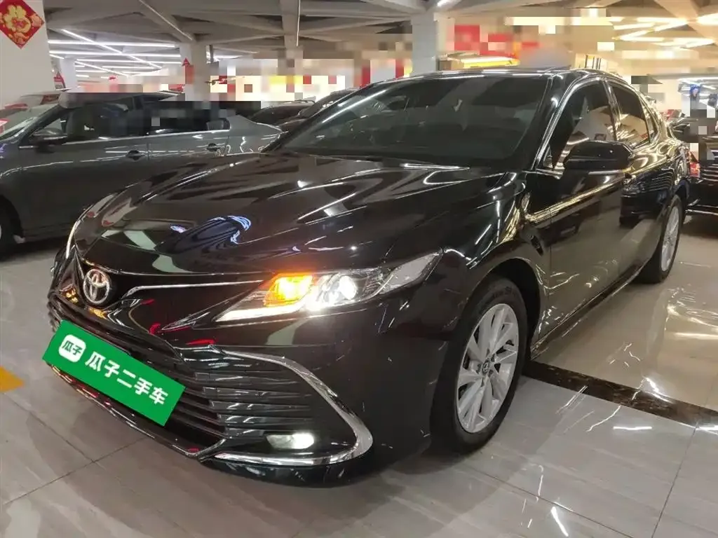 Toyota Camry — фото 2