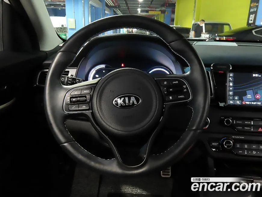 Kia Niro — фото 9