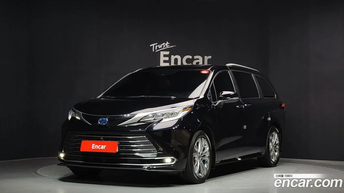 Toyota Sienna 2023 из KR, фото 1