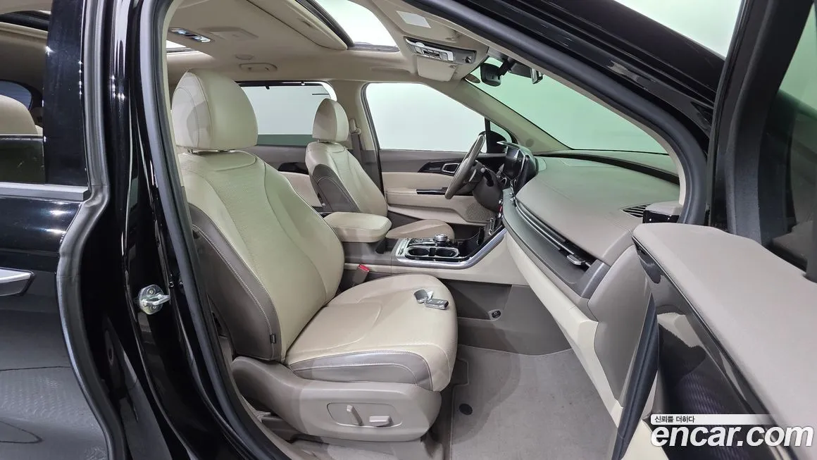 Kia Carnival — фото 10