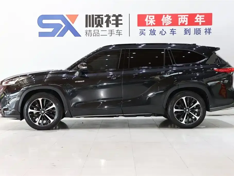 Toyota Crown Kluger 2022 из CN, фото 6