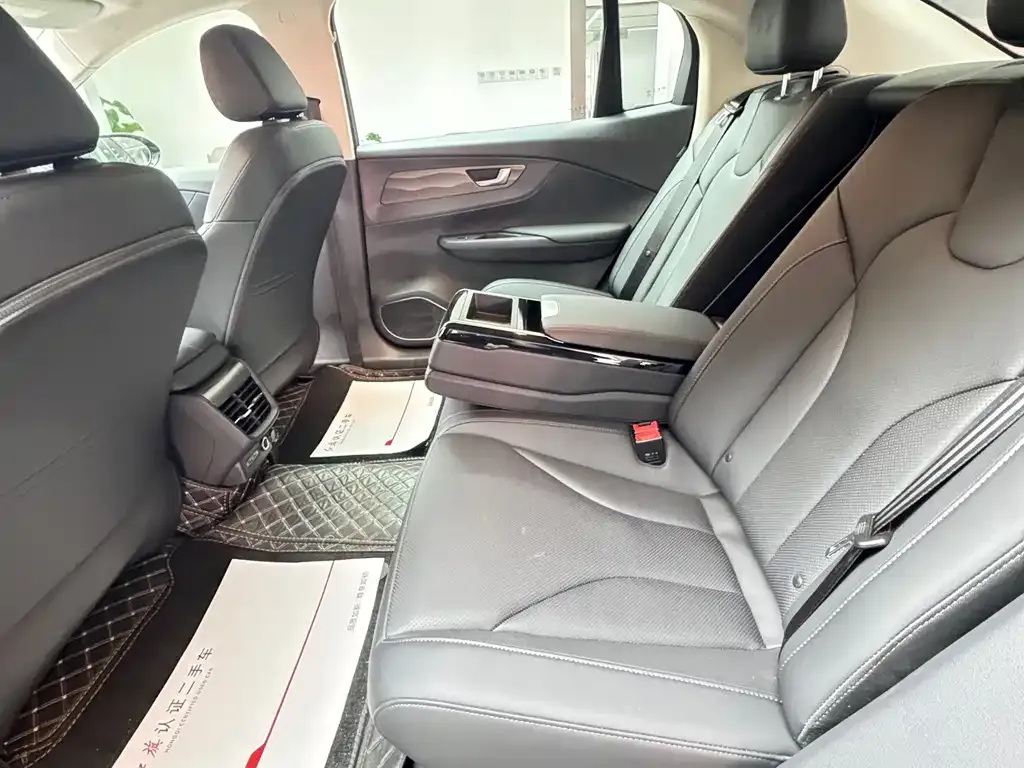Hongqi E-QM5 — фото 4