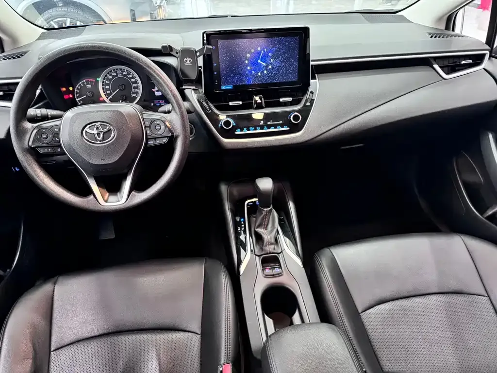 Toyota Corolla — фото 8