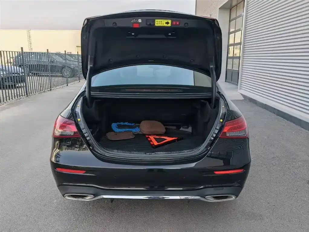 Mercedes-Benz E-Class 2023 из CN, фото 5