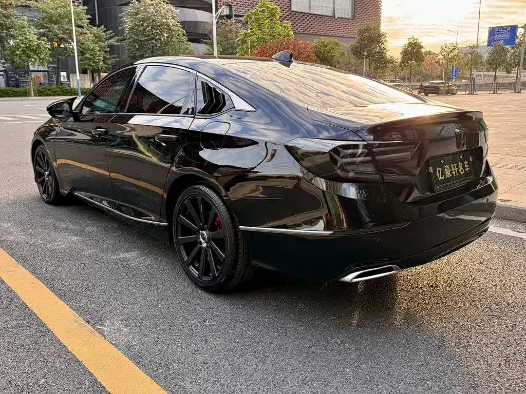 Honda Accord — фото 6