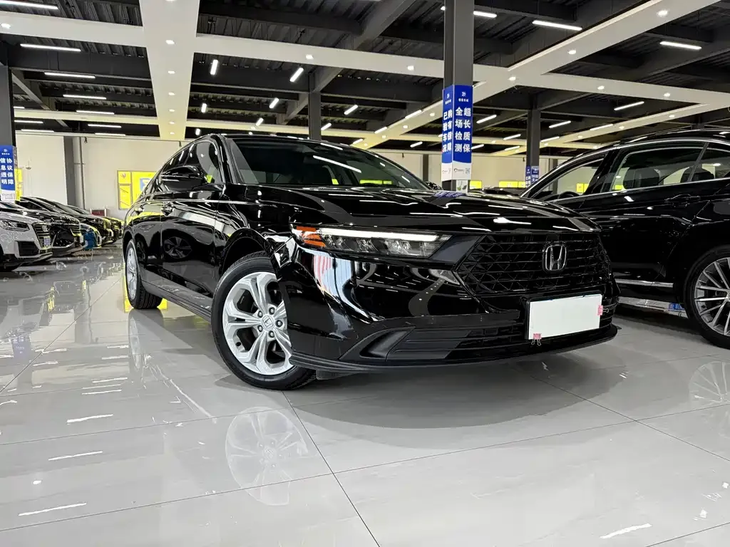 Honda Accord — фото 1