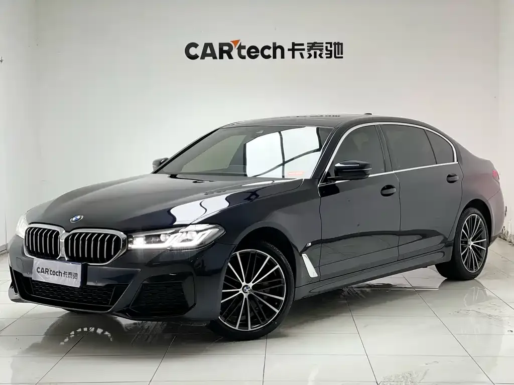 BMW 5 Series — фото 1