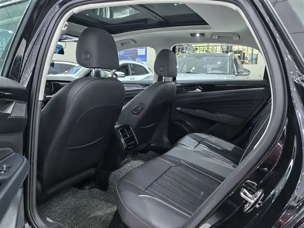 Volkswagen Passat — фото 10