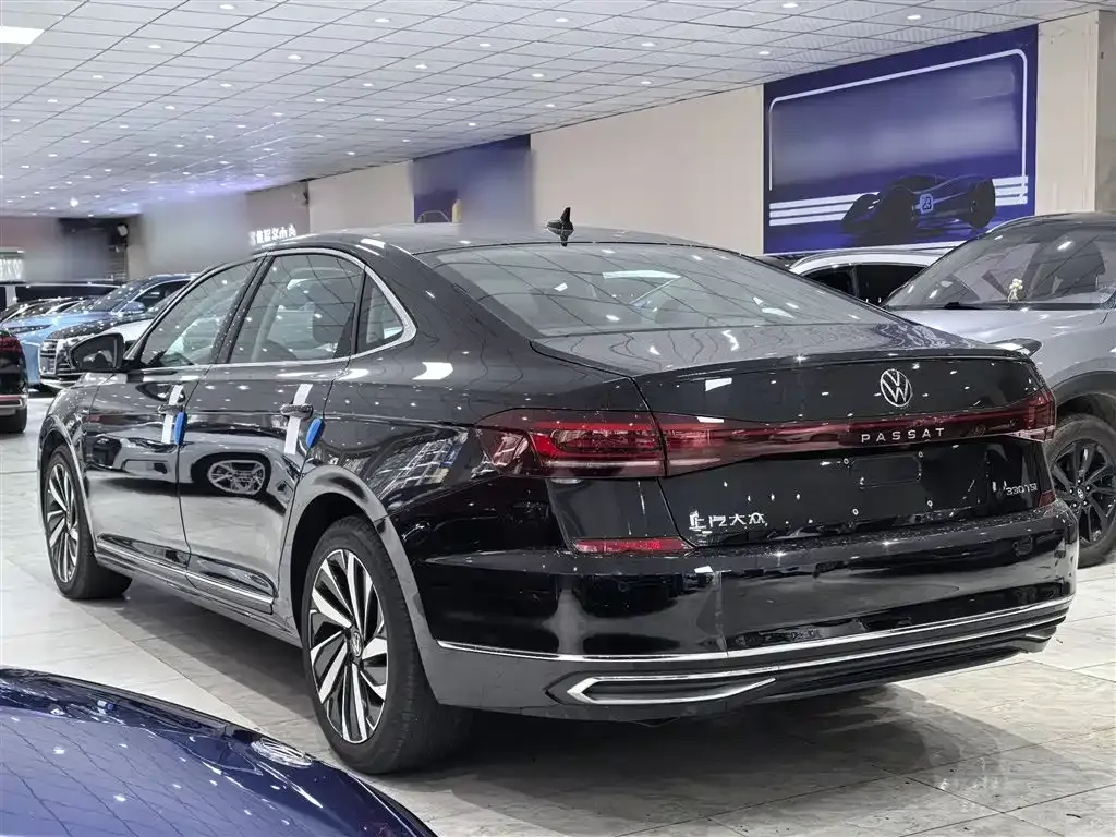 Volkswagen Passat — фото 5