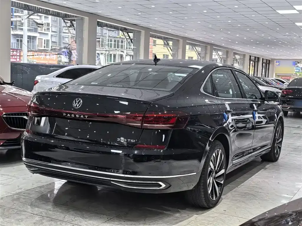 Volkswagen Passat — фото 7