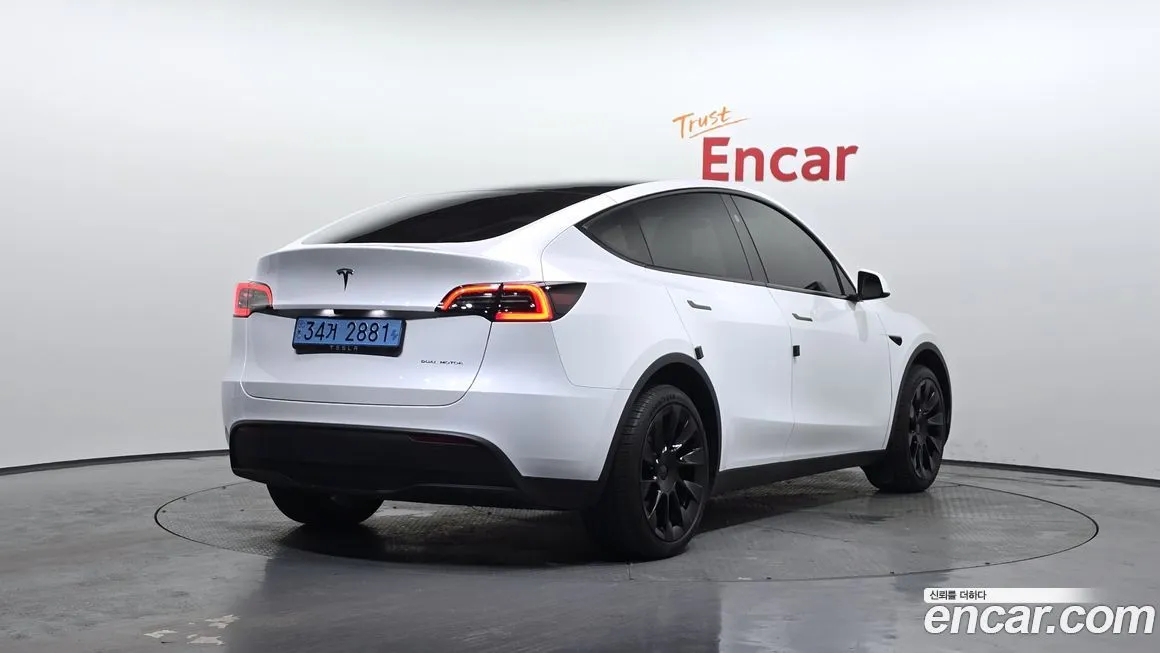 Tesla Model Y 2024 из KR, фото 2
