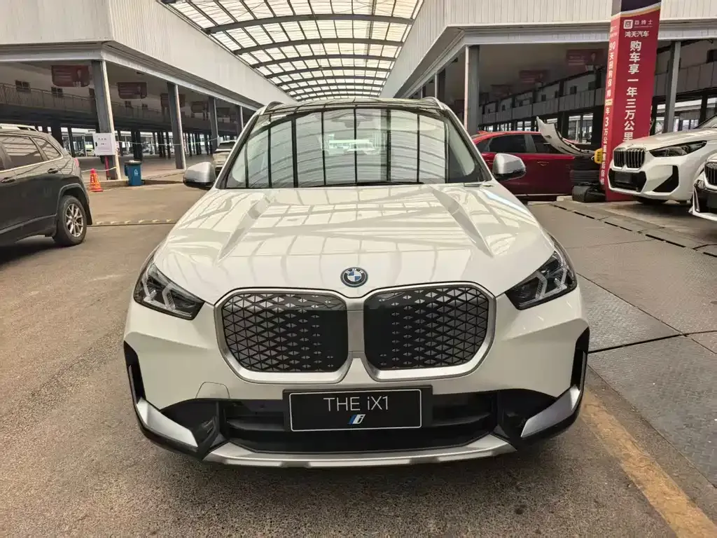 BMW iX1 — фото 2