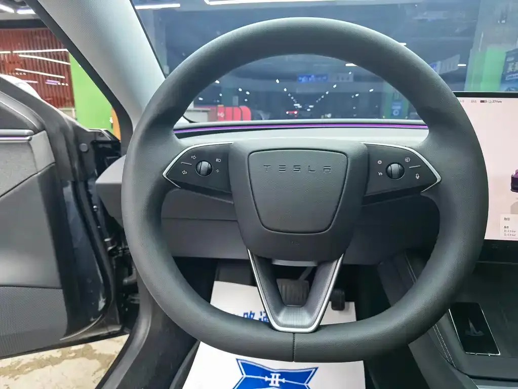 Tesla Model 3 — фото 10