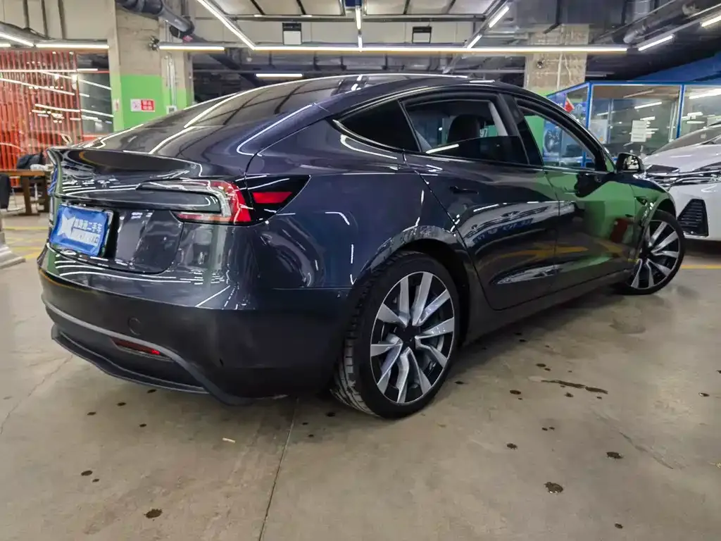 Tesla Model 3 — фото 4