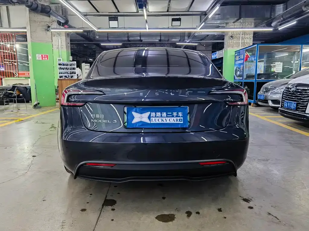 Tesla Model 3 — фото 5