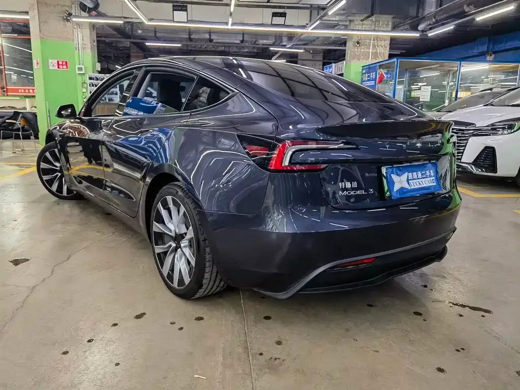 Tesla Model 3 — фото 6